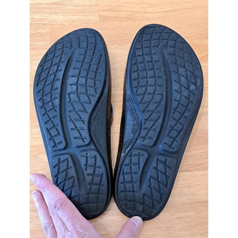OOFOS Sport Recovery Luxe Sandals Flip Flops Comfort Metallic Blue Womens Sz 10